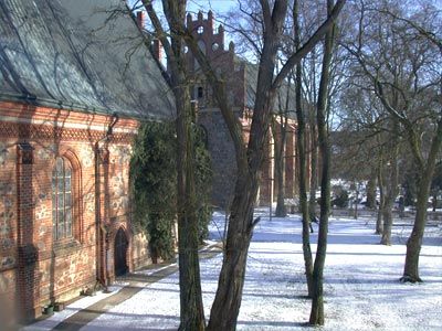 Stiftskirche und Heiliggrabkapelle im Winter